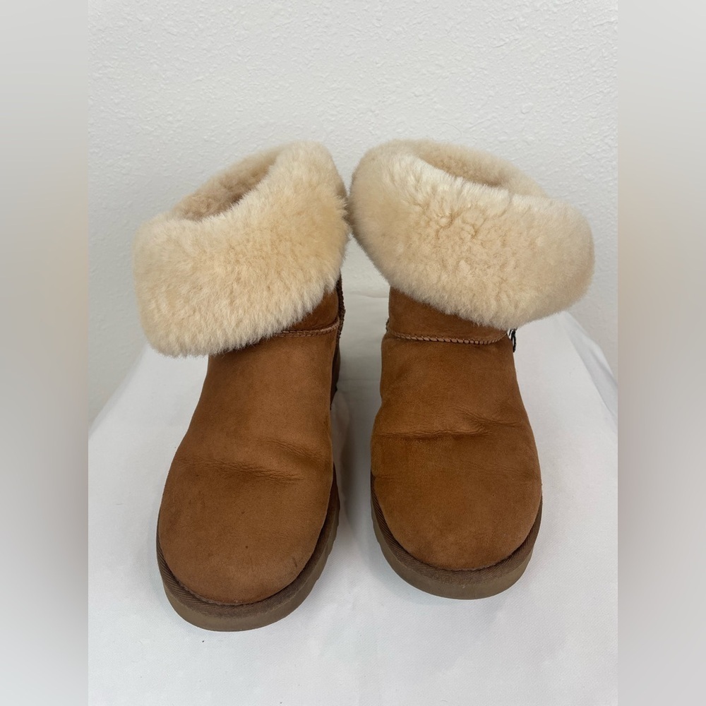 UGG Azalea Chestnut Charm Boots size 7